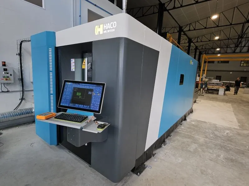 Machine de découpe laser HACO installée chez Territoire Métallerie à Marseille